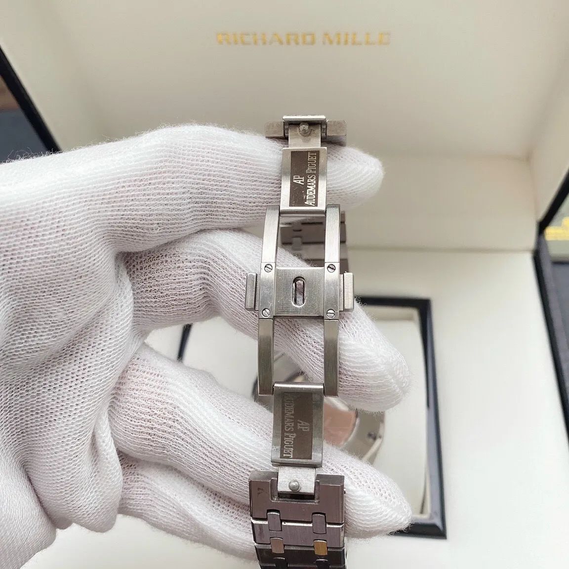 Audemars Piguet Royal Oak Watch With Two-Color Engine Dwatch